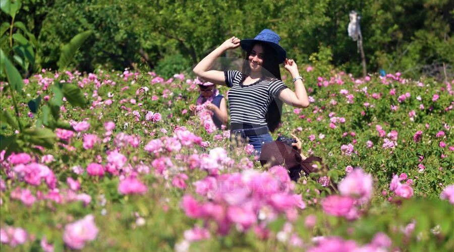 ISPARTA GÜL BAHÇELERİ VE KİRAZLIDERE CAM TERAS TURU 